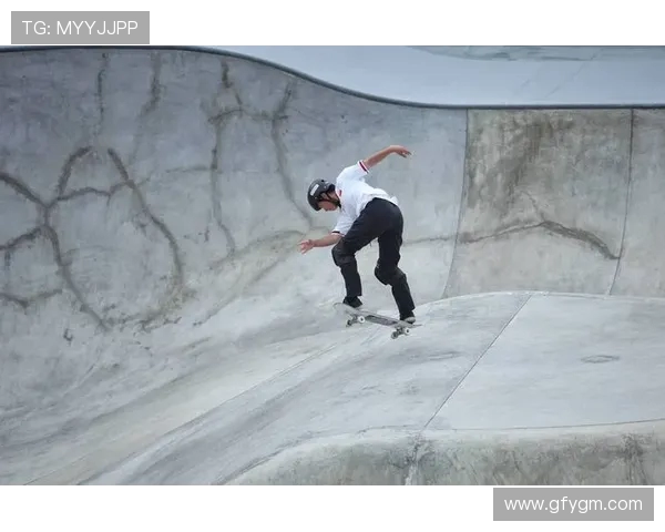 武汉滑板队的进攻战术解析与滑板运动的战略思考 武汉滑板队的进攻战术解析与滑板运动的战略思考