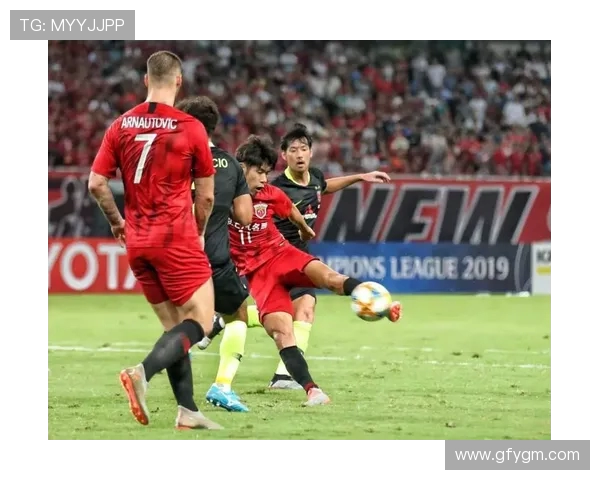 深圳排球队团队协作引发热议球员配合与战术执行的争议分析 深圳排球队团队协作引发热议球员配合与战术执行的争议分析