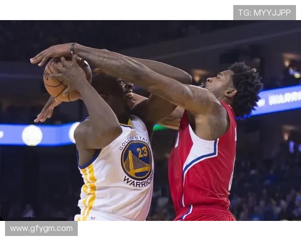 考辛斯与小乔丹的对决谁能在NBA赛场上更胜一筹解析两位中锋的技术与风格